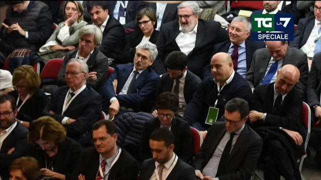 Enrico Mentana: 'Il ghetto omogeneo dell'opposizione Renzi'