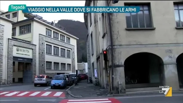 Viaggio nella valle dove si fabbricano le armi