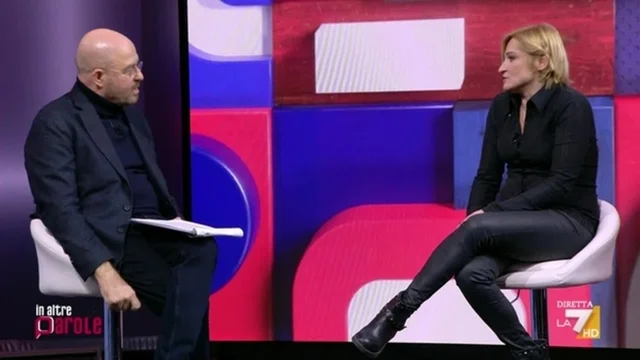 La compagna di cella di Ilaria Salis racconta la prigionia: “Condizioni disumane, dovevamo scegliere tra l’aria e la doccia”
