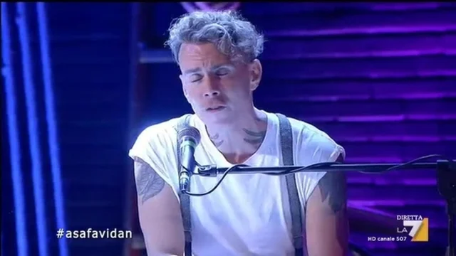 Asaf Avidan, ospite a Propaganda Live, suona la sua "Lost Horse"