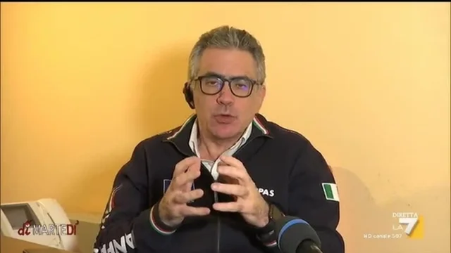 Quando riapriranno bar e negozi? (l'ipotesi del virologo Pregliasco)