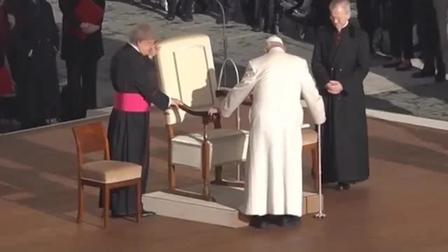 Le immagini di Papa Francesco prima del ricovero al Gemelli