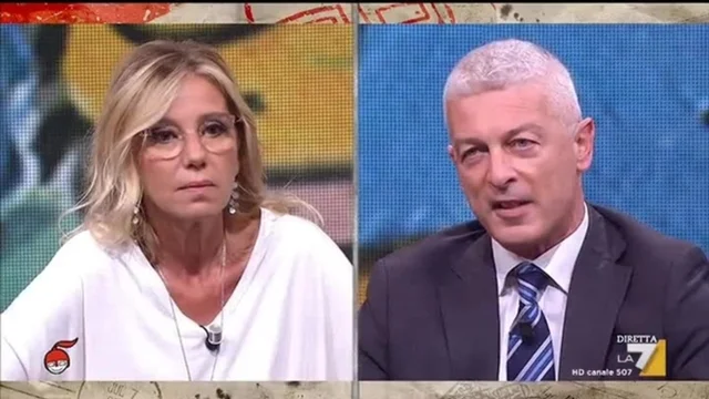 Nicola Morra risponde a Concita De Gregorio: "Non mi sento casta, vado ancora a fare la spesa e alle poste"