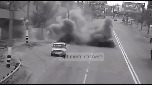Ucraina, bombe a grappolo russe su Kharkiv: le immagini