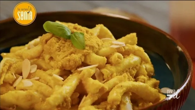 Maccheroni con pesto di carote