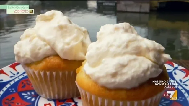 Cupcakes con cuore alle mele e crema al torrone