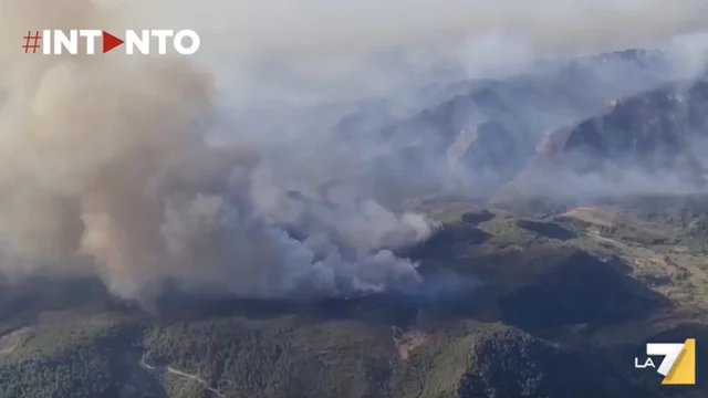 Catalogna, incendio a Paüls: oltre 2.800 ettari bruciati nel Baix Ebre