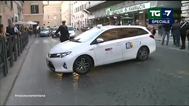 Paolo Celata all'inseguimento di Di Maio: 'Anche il taxi con i vetri oscurati...'