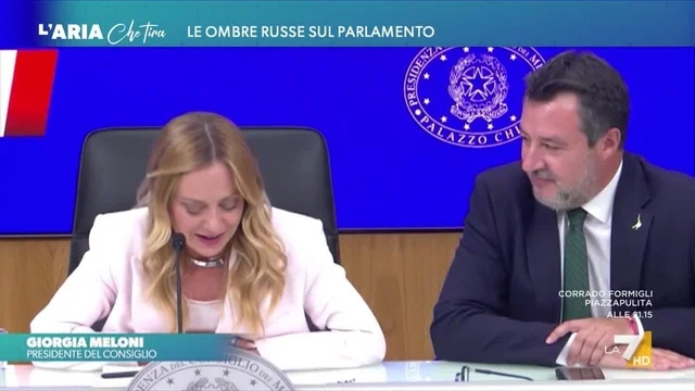Ombre rosse sul Parlamento