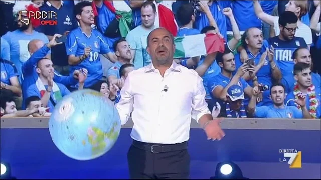 Gianluigi introduce la prima puntata de LaGabbia OPEN