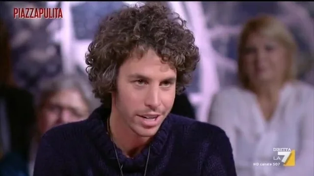 Sardine, Santori a Salvini: “Noi abbiamo imparato a fare il tuo lavoro in sei giorni. Ora prova a fare il nostro”
