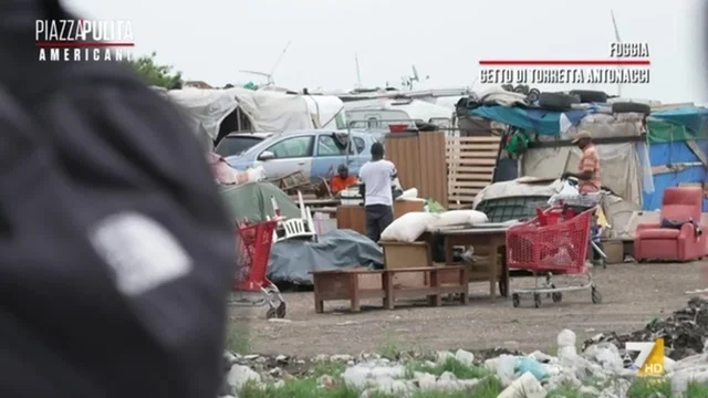 Dentro il ghetto dei braccianti di Torretta Antonacci: tra degrado e promesse mancate del governo Meloni