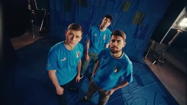 La Nazionale italiana presenta le nuove maglie: scopri la nuova divisa degli azzurri