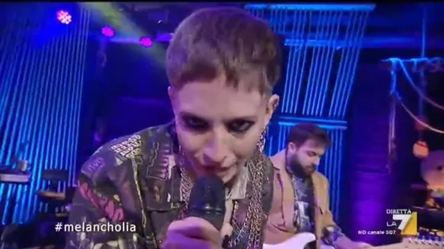 I Melancholia suonano "Sweet Dreams" dal vivo a Propaganda Live