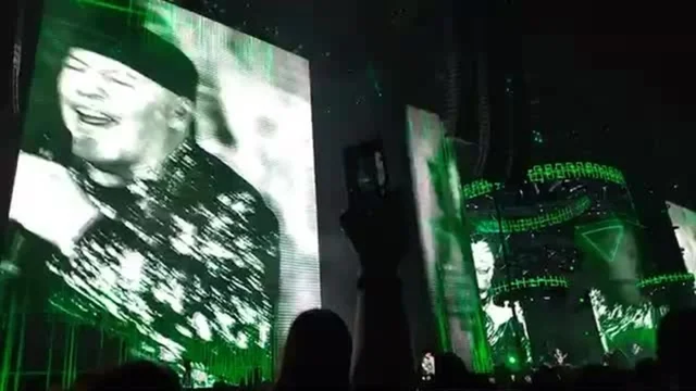 L'urlo di Vasco Rossi contro la guerra: "Fuck the war!"