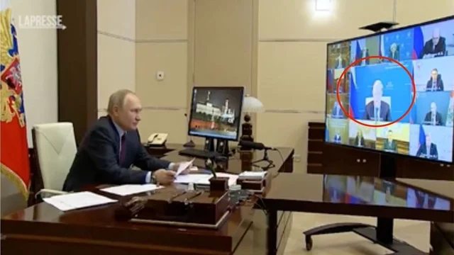 "Mi prendi in giro?": le parole di Putin contro il ministro dell’industria