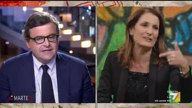 Lo scontro tra Carlo Calenda e Carla Ruocco sul tema delle banche