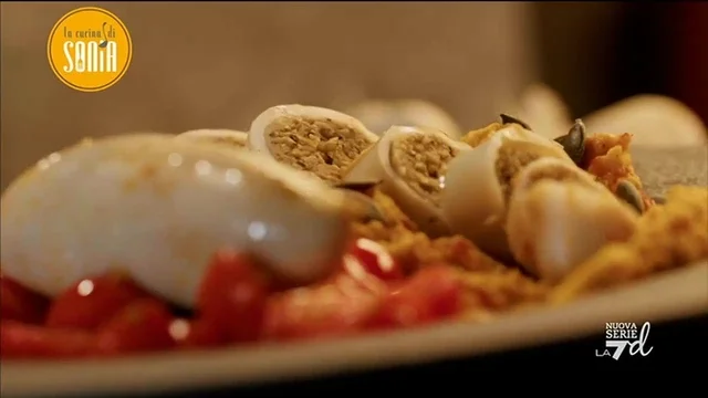 Calamari ripieni alla lucana con hummus di zucca