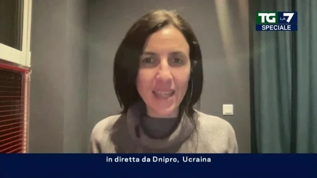 Ucraina, Francesca Mannocchi: "Un auto con soldati russi è stata assaltata da civili con le bandiere"