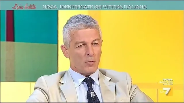 Morra (M5S): 'L'Italia fa affari con chi finanzia i terroristi'