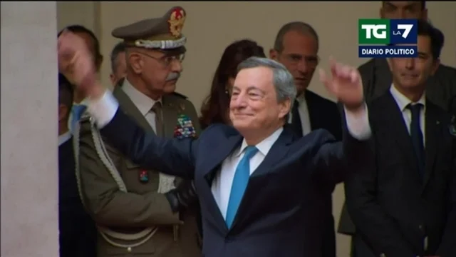 L'ultimo saluto di Palazzo Chigi a Mario Draghi: le immagini