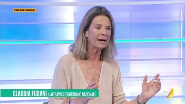 Riarmo UE, Claudia Fusani: "Il voto all'unanimità è una zavorra pazzesca, l'UE risponde grazie a Starmer e Macron"