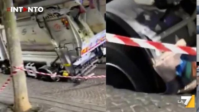 Napoli, Vomero: camion della raccolta rifiuti cade in una voragine di tre metri