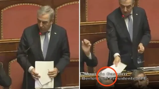 Lotito chiacchiera in Senato durante l'intervento di Gasparri: lui lo zittisce colpendolo in testa