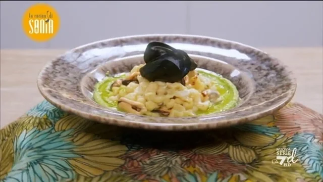 Spatzle su crema di zucchine con patate e cozze