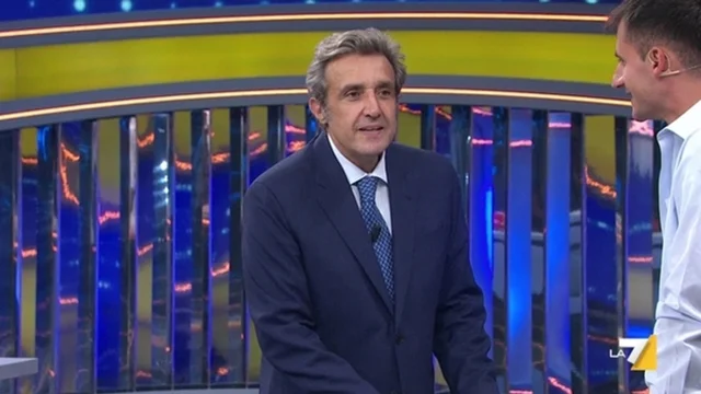 L'omaggio di Flavio Insinna a Christian De Sica