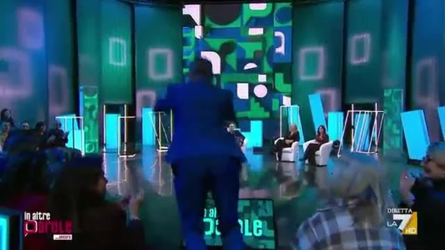 La parolaccia della settimana di Saverio Raimondo: "Ma vatti a dimettere!"