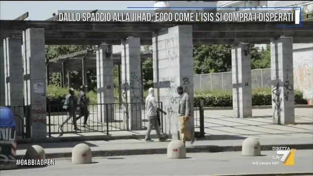 Dallo spaccio alla jihad: ecco come l'Isis si compra i disperati