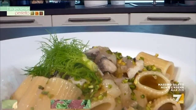 Mezzi paccheri al ragù di spatola