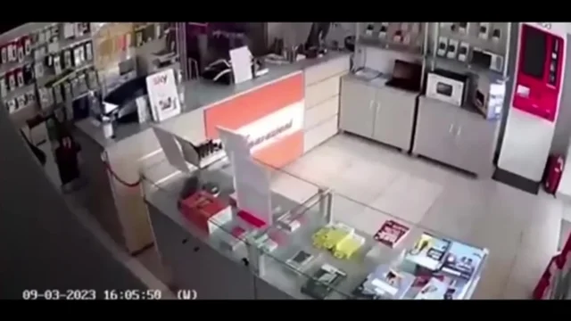 Terremoto a Perugia, il botto e i tremori: il video della telecamera di sorveglianza