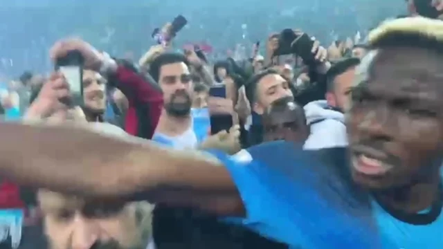 Udinese-Napoli, invasione di campo per la festa scudetto: la reazione di Osimhen