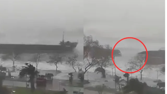 Turchia, nave si spezza in due a causa delle onde alte: video