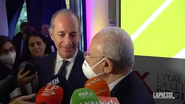 Siparietto tra De Luca e Zaia: "Cerchi la rissa?"