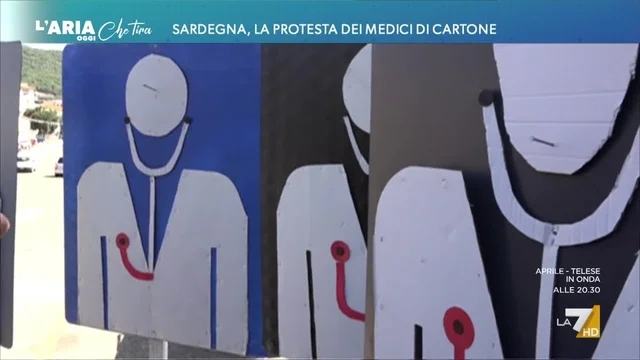 Sardegna, la protesta dei medici di cartone