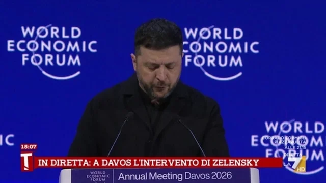 Zelensky: "Maduro è sotto processo, mi dispiace non lo sia Putin"