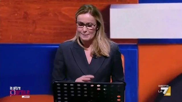 Il monologo di Lucia Mascino e le parole del consigliere di Formigine, la discussione in studio