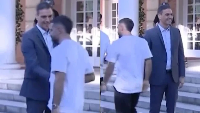 Polemica in Spagna dopo la stretta di mano tra Carvajal e il premier Sánchez