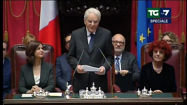 Mattarella ' Diritto allo studio, al lavoro, ripudiare la guerra promuovere la pace'