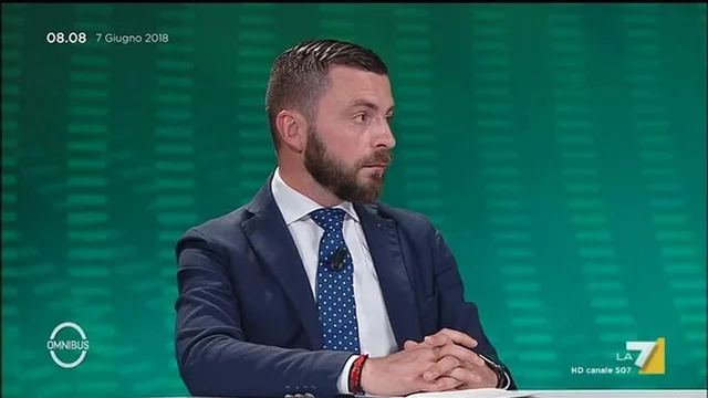 Gaffe e vuoti di memoria, Conte ottiene la fiducia