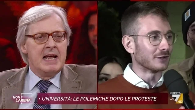 Sgarbi agli studenti: "Siete comunisti, avete paura di dirlo?"