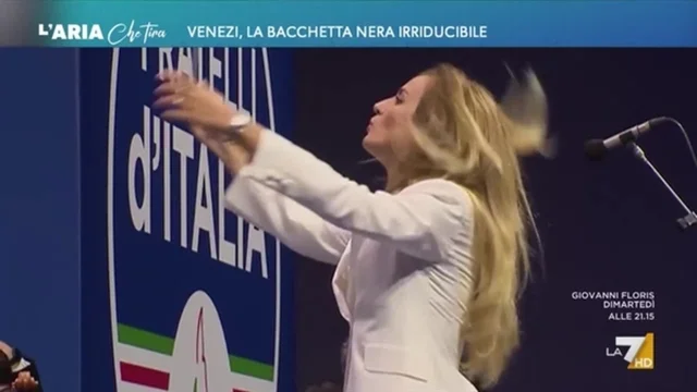 Beatrice Venezi, la bacchetta nera irriducibile