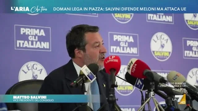 Lega in piazza: Salvini difende Meloni ma attacca l'Unione Europea