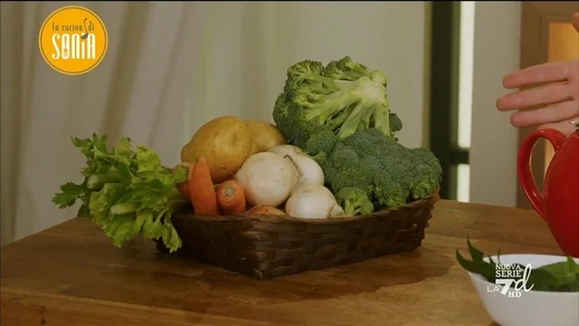 Riciclo scarti di verdure, ortaggi e frutta trasformabili in ricette gustose