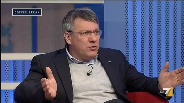 Ecco cosa diceva Maurizio Landini nel 2015 sul salario minimo: "Deve essere quello stabilito dai contratti collettivi nazionali"