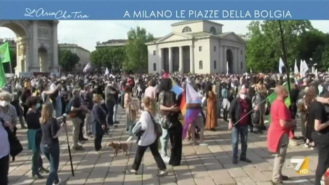 A Milano le piazze della bolgia