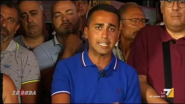Luigi Di Maio sul caos rifiuti a Roma: 'La Raggi non si nasconde nei palazzi'